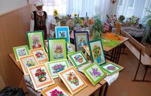 Фото 6: Сьогодні міський голова взяв участь у презентації творчої майстерні «Писанка добром весь світ зігріє» у гімназії «Гроно» 