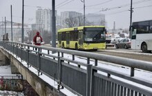 Фото 7: Рух мостом на вул. Кульпарківській обмежили для великогабаритних авто, громадський транспорт їхатиме лівими смугами (відео)