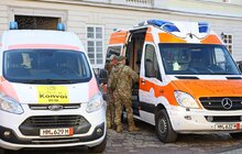 Фото 1: Німецькі волонтери передали українським воїнам та медикам ще 10 швидких