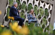 Фото 8: У дворику Ратуші відбулась тепла зустріч з Почесним громадянином Львова Мирославом Мариновичем, яку модерувала Емма Антонюк