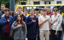 Фото 8: У Львові на фасаді школи, де навчався Андрій Парубій, встановили меморіальну таблицю