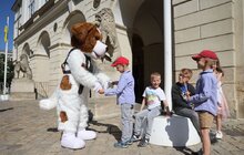 Фото 10: У центрі Львова відкрили фотовиставку про прийомні сім’ї та тих, хто дарує дітям любов