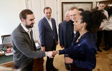 Фото 26: Європейські делегати, що приїхали на відкриття Молодіжної столиці у Львові, розпочали візит з покладання квітів молоді, що загинула через росію
