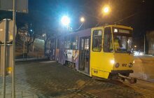 Фото 3: Трамвайний вагон, який вчора ввечері зійшов з колії, знаходиться в депо на ремонті