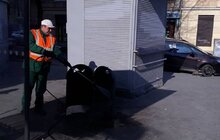Фото 26: Комунальні служби дезінфікують місто: миють вулиці, тротуари, зупинки транспорту, сходові клітки будинків