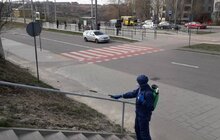 Фото 44: Комунальні служби дезінфікують місто: миють вулиці, тротуари, зупинки транспорту, сходові клітки будинків