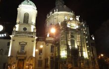 Фото 1: До Великодня ЛКП «Львівсвітло» підсвітило низку храмів
