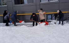 Фото 5: Працівники Львівської мерії долучились до прибирання міста від снігу