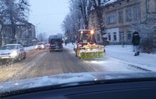 Фото 52: Впродовж дня снігоприбиральна техніка працюватиме в робочому режимі