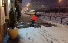 Фото 16: Львів засніжило: цієї ночі місто прибирало 68 одиниць техніки та понад 1 тис двірників