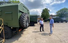 Фото 1: Мер подякував колективу ДП «Львівський радіоремонтний завод» за підтримку захисників