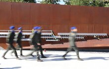 Фото 2: На Меморіалі Героїв Небесної Сотні військові Нацгвардії підняли національний стяг