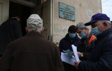 Фото 2: У Львові продовжують вакцинувати людей, які забезпечують роботу міста