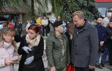 Фото 8: На площі перед Центром Довженка у Львові урочисто підняли Державний прапор