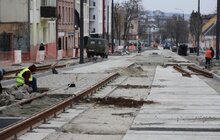 Фото 5: ІІ етап ремонту вул. Шевченка: підрядник стелить бруківку і облаштовує хідники
