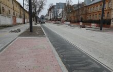 Фото 10: ІІ етап ремонту вул. Шевченка: підрядник стелить бруківку і облаштовує хідники
