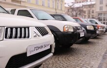 Фото 4: Хор «Гомін» передав 25 автівок для ЗСУ (відео)