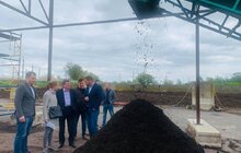 Фото 2: Голова Представництва ЄС в Україні оглянув компостувальну станцію, місце будівництва майбутнього сміттєпереробного комплексу та ознайомився, як проходить рекультивація Грибовицького полігону ТПВ