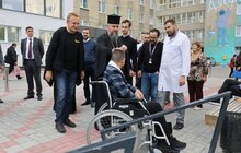 Фото 1: Митрополит Епіфаній відвідав поранених українців у лікарні святого Пантелеймона у Львові