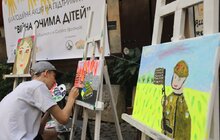 Фото 2: Маленькі українці у Львові малювали війну, аби допомогти ЗСУ