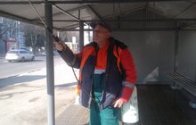 Фото 5: Комунальні служби дезінфікують місто: миють вулиці, тротуари, зупинки транспорту, сходові клітки будинків