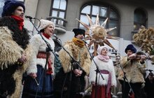 Фото 24: У Львові встановили головного Дідуха міста