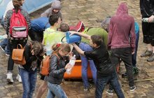 Фото 23: У Львові на пл Ринок триває «Поливаний понеділок»