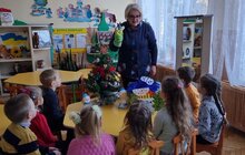 Фото 4: Сьогодні тисячі дітей в школах, садочках і лікарнях Львова читали різдвяні казки
