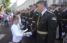 Фото 1: Урочисте підняття Державного Прапора України