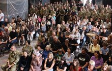 Фото 2: У Львові вшанували полеглих захисників Державної спецслужби транспорту та представили спеціальний мистецький проєкт