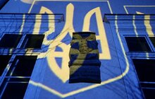 Фото 2: До річниці повномасштабної війни в Україні, швейцарський митець Геррі Хофштеттер підсвітив будівлі у Львові