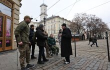 Фото 29: У Львові запустили безкоштовні екскурсії для військових, що лікуються у місті (відео)
