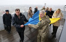Фото 10: Над вежею львівської Ратуші урочисто підняли національний прапор