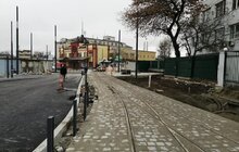 Фото 7: Реконструкція пл. Двірцевої: розпочато монтаж трамвайної контактної мережі