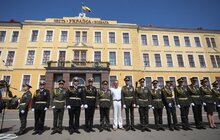 Фото 16: Вітаючи випускників Академії сухопутних військ, Андрій Садовий запропонував вже впровадити стандарти НАТО в Україні