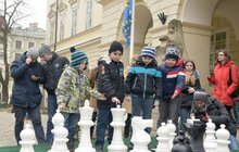 Фото 22: Стартувала вулична гра у шахи на головній площі міста