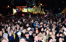 Фото 1: Близько 2 тис людей взяли участь у флеш-мобі «Львів колядує»
