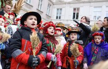 Фото 19: У переддень Різдва у Львові встановили Різдвяного Дідуха