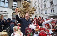 Фото 26: У переддень Різдва у Львові встановили Різдвяного Дідуха