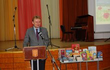 Фото 6: Школярам міста Суми подарували 60 книг львівських видавництв