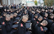 Фото 7: «Вам треба дуже добре вчитись, здобувати свій фах, жити за тою присягою, яку ви приймали», - А. Садовий ліцеїстам ім. Героїв Крут