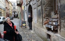 Фото 9: Незаконні роботи в будинку на вул. Вірменській, 30: рішення судів не виконуються, ДАБІ області перевірки не проводить