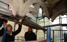 Фото 5: У будинку-пам’ятці архітектури на вул. Генерала Чупринки, 50-52 розпочато реставрацію наріжного балкону