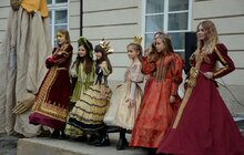 Фото 16: У Львові відбулося карнавальне відкриття театрального фестивалю «Золотий Лев на вулиці - 2020»