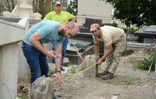Фото 2: На Личаківському цвинтарі реставрують родинні каплиці