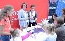 Фото 10: Міський голова Львова оглянув стенди на площі Ринок та ознайомився з продукцією представників польських міст та воєводств