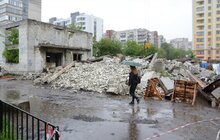 Фото 2: На пр. Чорновола, 57б проводять знесення незаконно зведеної споруди