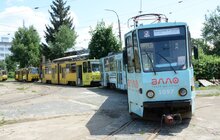 Фото 13: Дезінфекція електротранспорту продовжується: миття відбувається щоночі, а у вагонах встановлені дезінфікатори