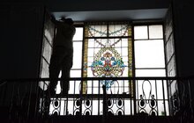 Фото 2: У будинку на пл. Соборна, 7 розпочалася реставрація 4 унікальних вітражів