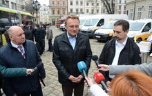 Фото 14: На площі Ринок відбулась презентація «Зміни в Укрпошті»: 50 нових автомобілів обслуговуватимуть місто Львів та околиці